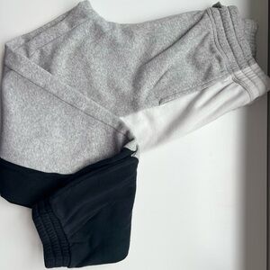 American Eagle Grey Black and White Color Blocked Sweatpants in Size XS